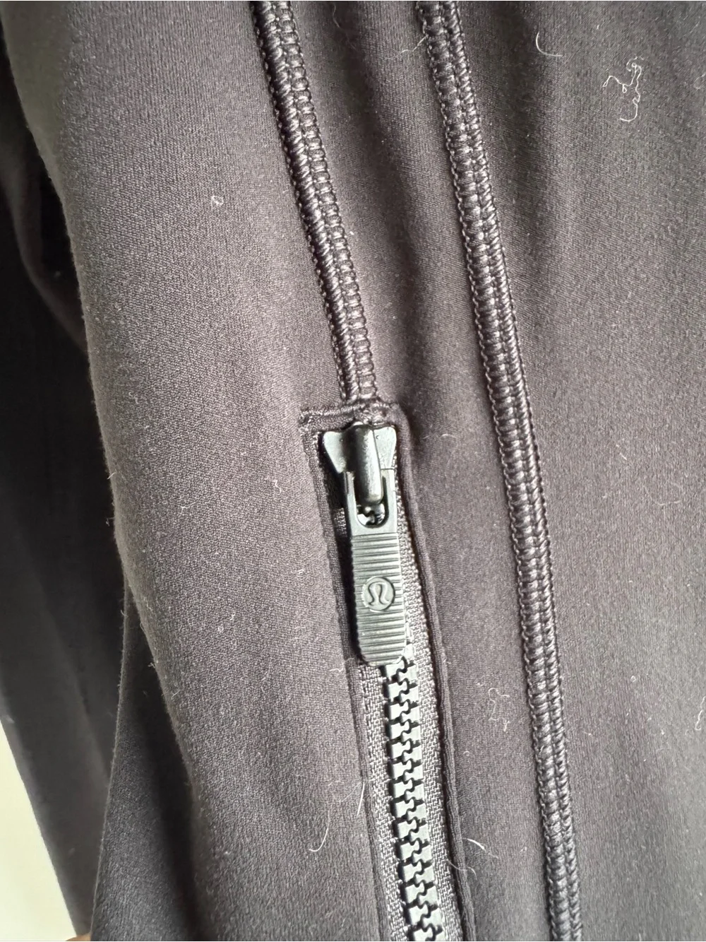Lululemon Nulu define jacket cropped size 4 like new